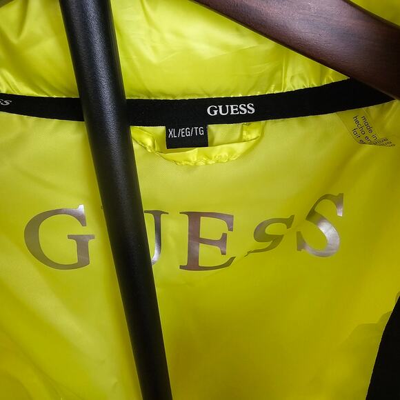 Guess Women’s Neon Yellow Puffer Jacket XL NWOT Lightweight Insulated Winterwear - Picture 3 of 4